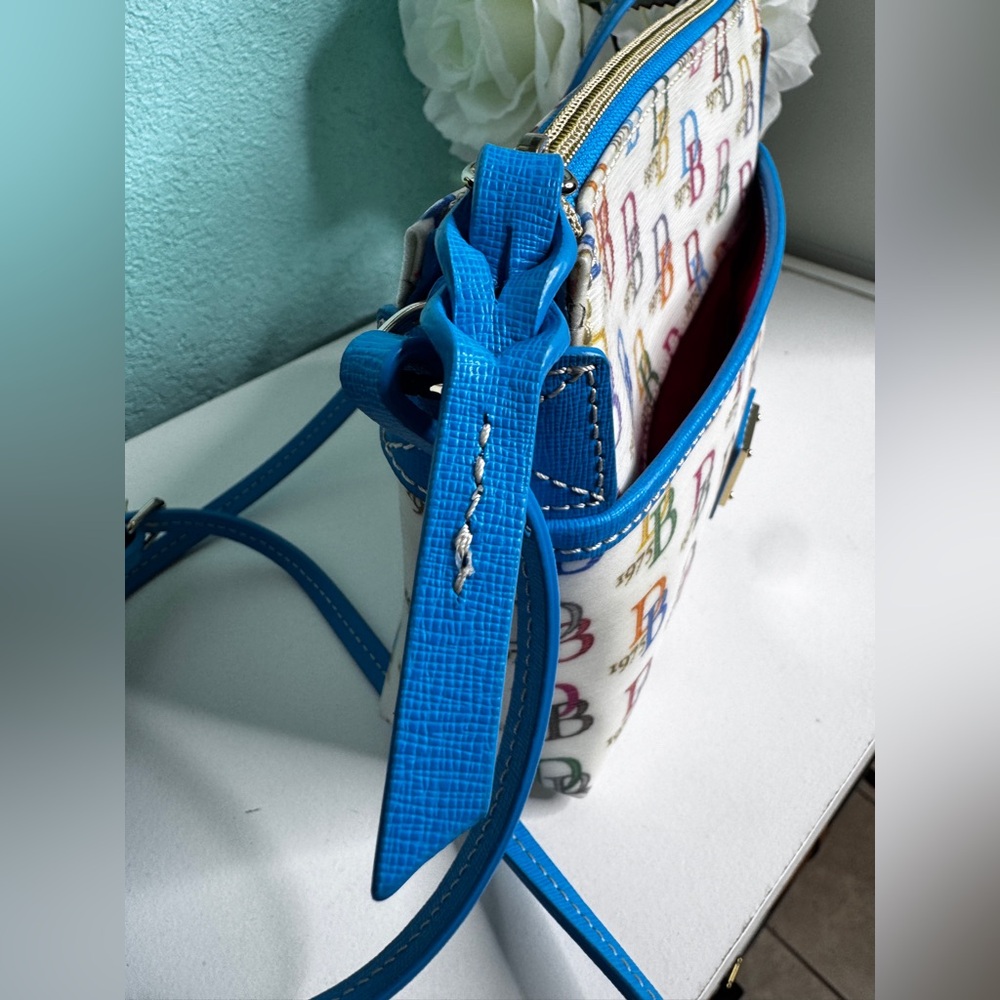 Dooney & Bourke White and Blue Crossbody Bag - Picture 4 of 12